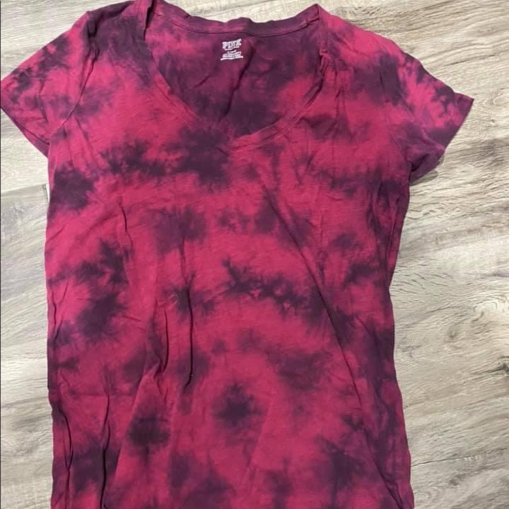 PINK VS v-neck shirt